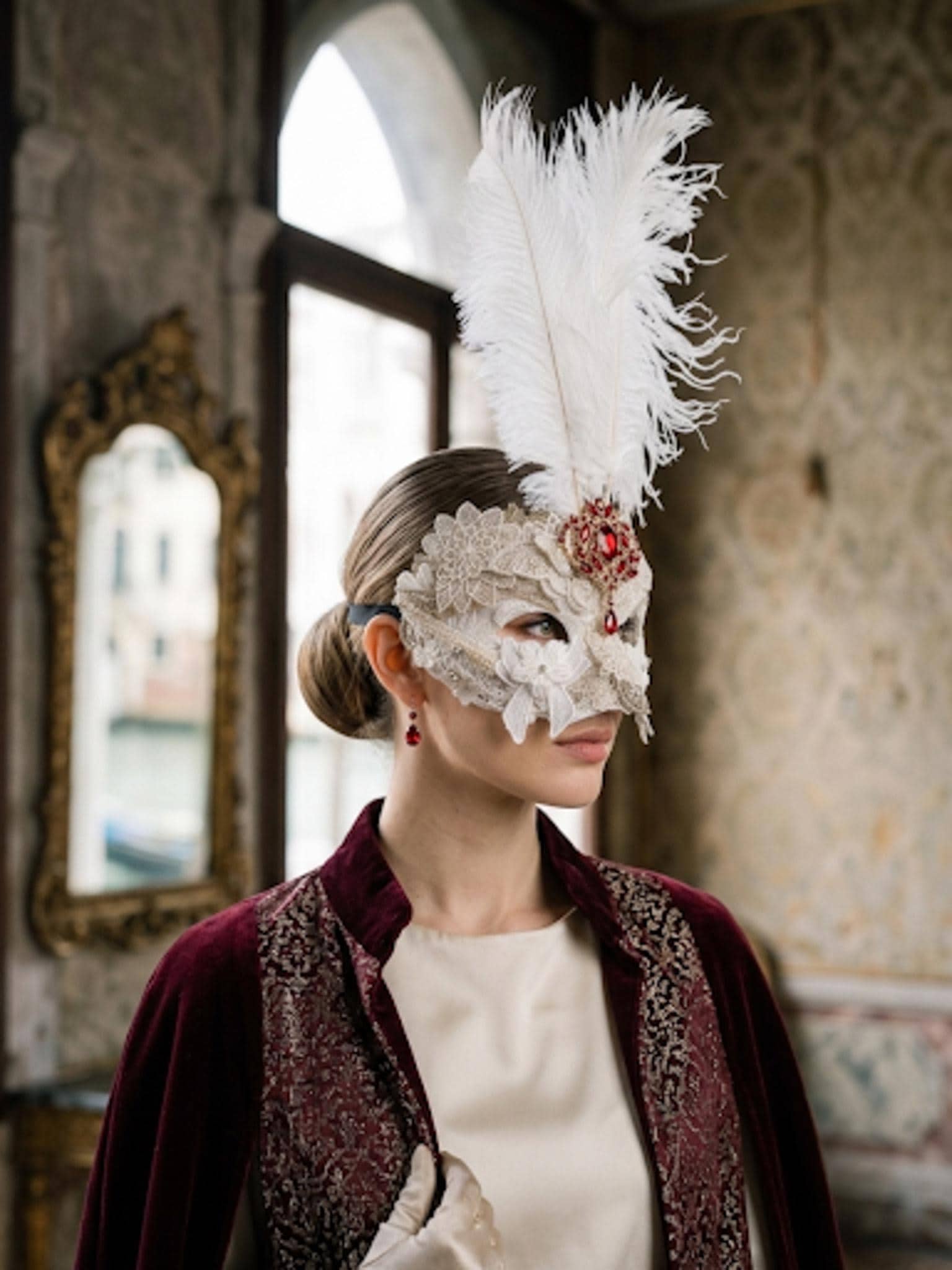 Bianca Royal Ivory Feather Mask: Venetian Baroque Elegance, Red Crystal Jewel, Luxury - Venemask