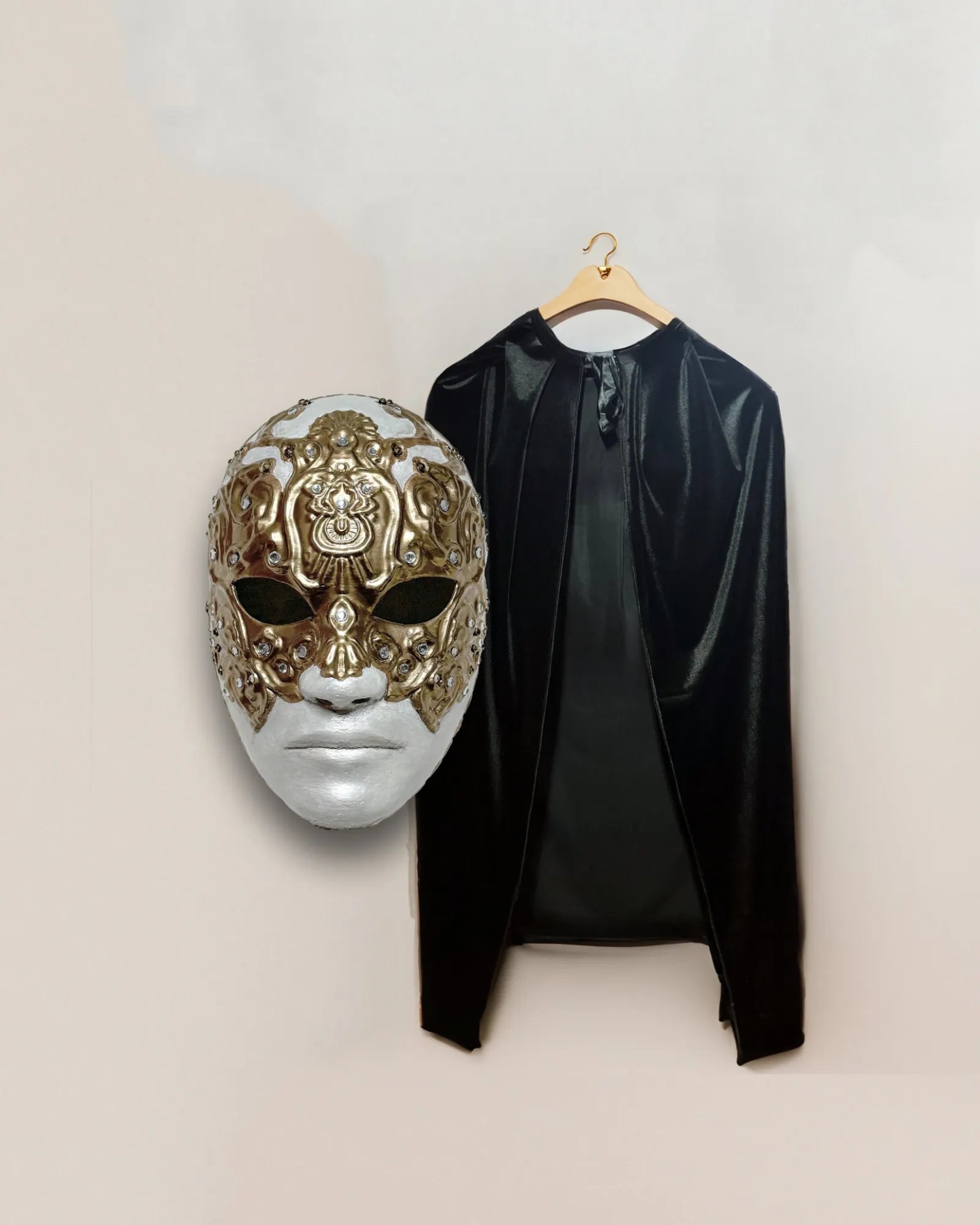 Eyes Wide Shut Mask and Velvet Cloak; Bill Harford Kubrick Film Mask with handcrafted venetian design, perfect for cosplay or events.
