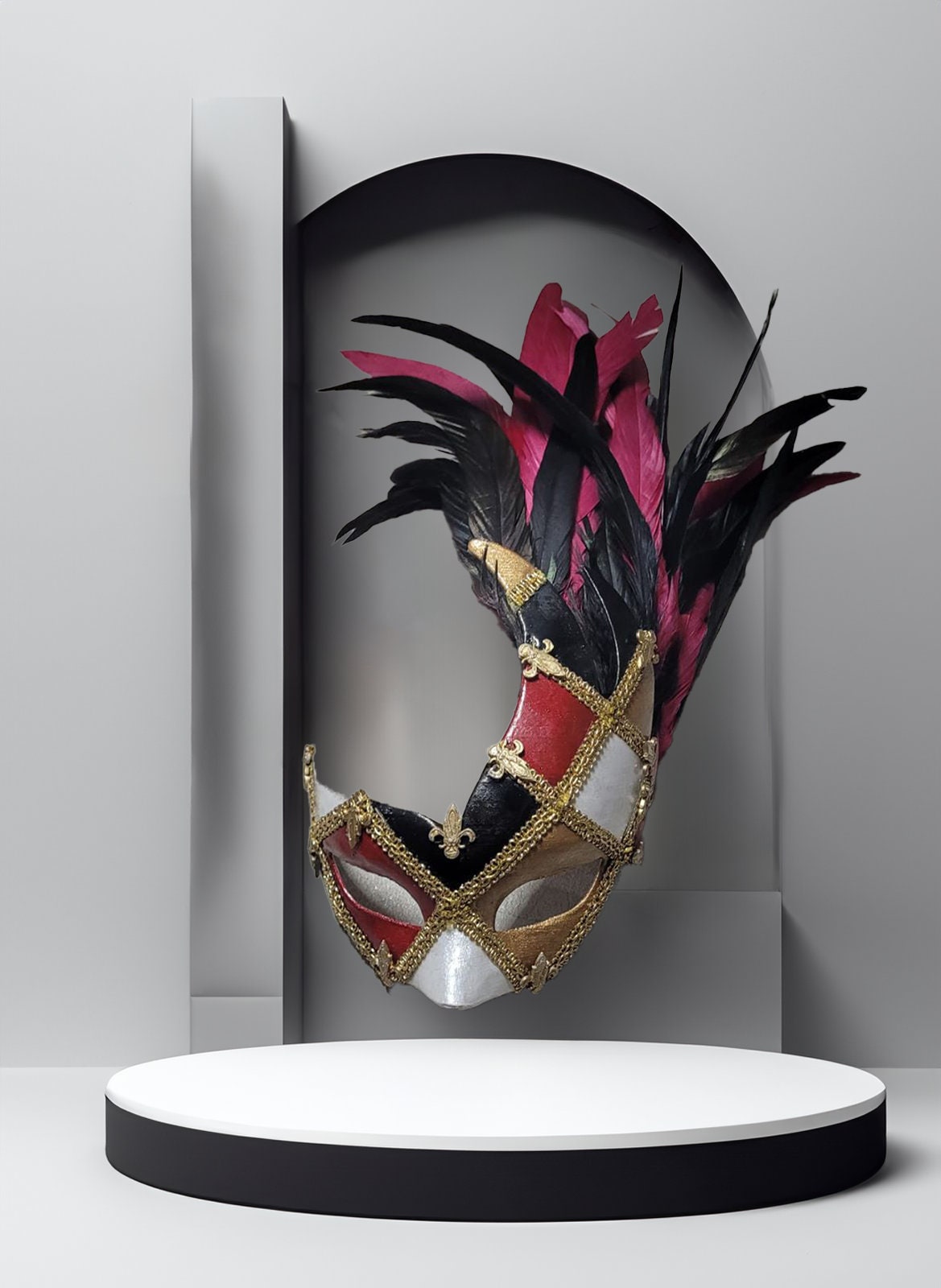 Harlequin Style and Eye-Catching Winged Half Mask - Couple Mask - Red and Black