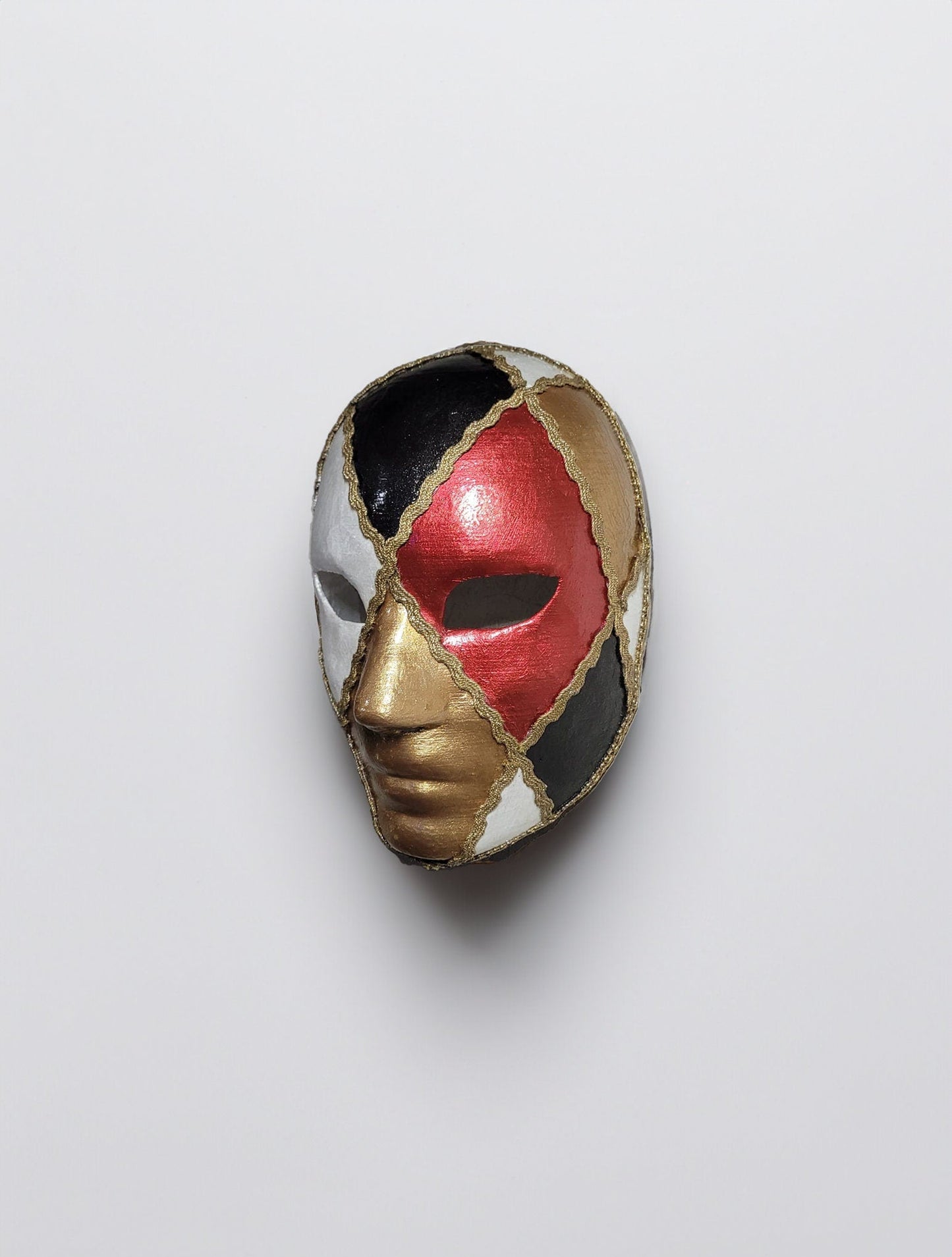 Harlequin Style and Eye-Catching Winged Half Mask - Couple Mask - Red and Black