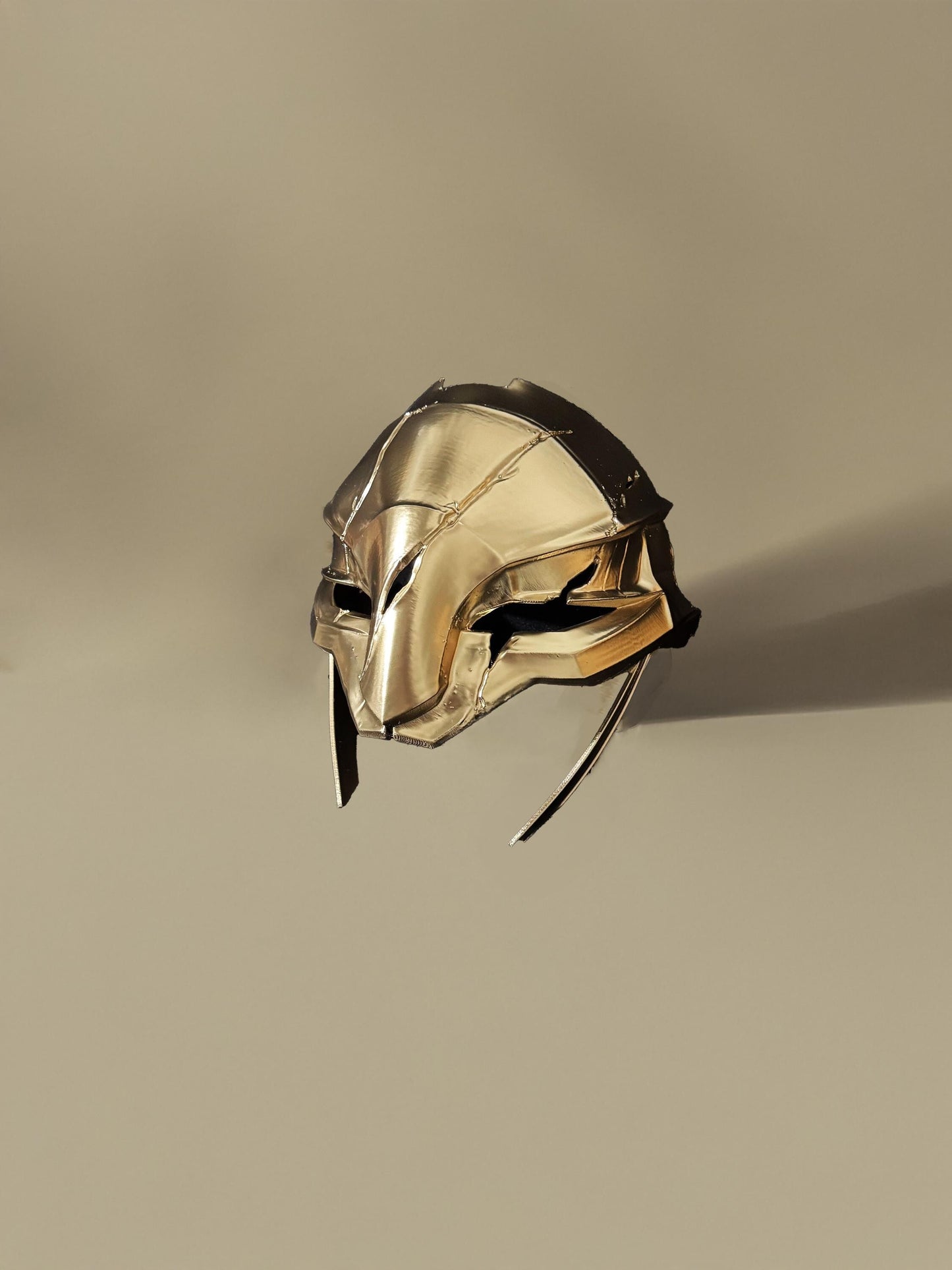Ambessa Medarda Battle Mask Arcane Mask - Warwick-Scratched - Cosplay Wearable Helmet Mask - Party, Masquerade - Metal Look