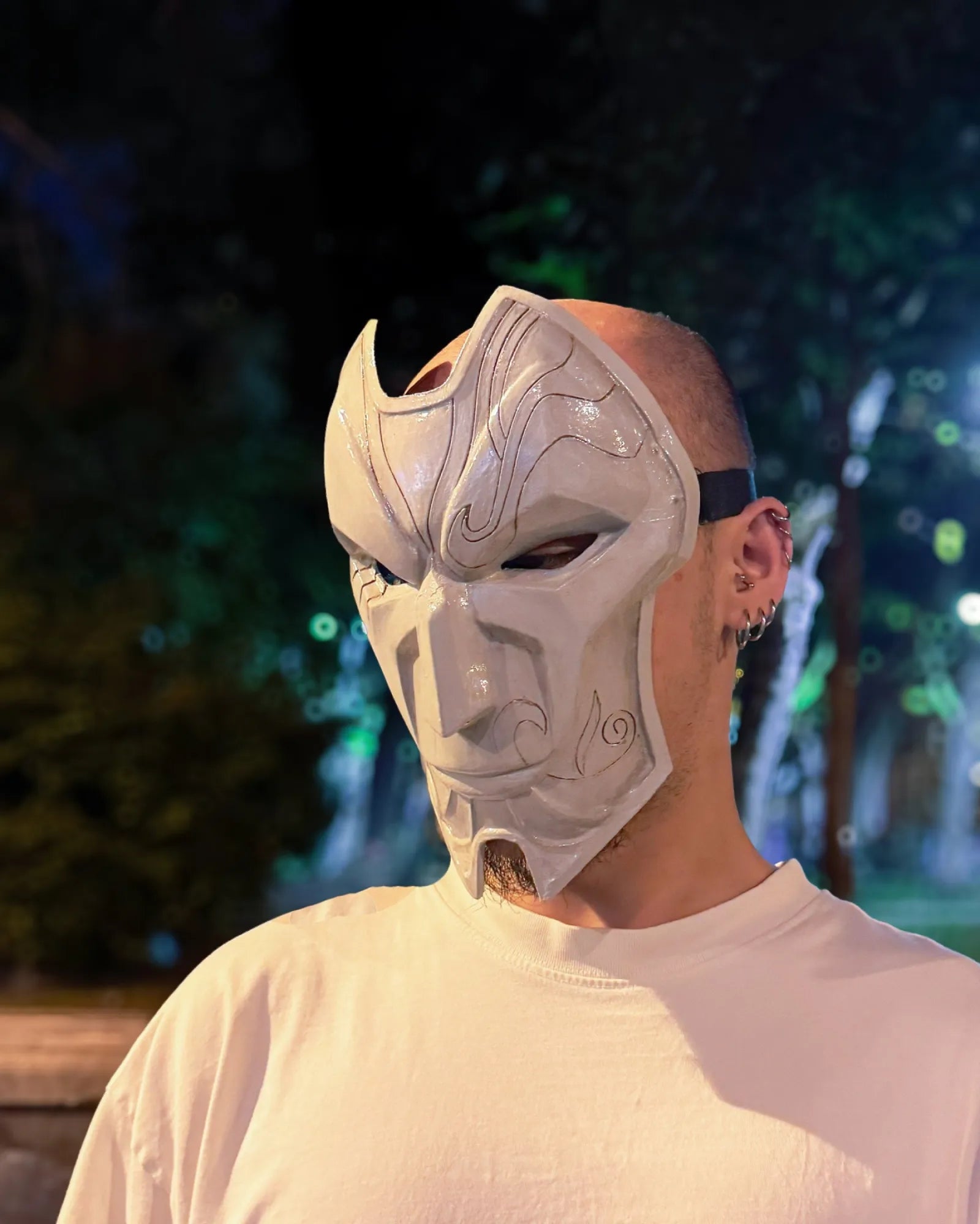 Jhin League of Legends; Cosplay Wearable Party, Masquerade mask, handcrafted Venetian cosplay fantasy mask for parties and events.