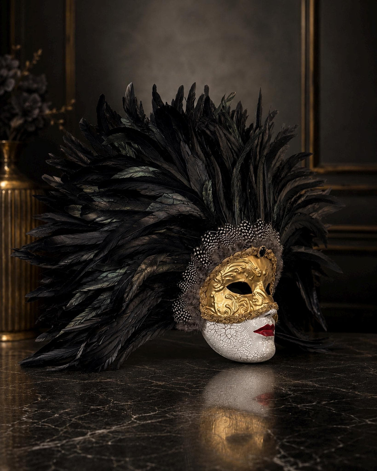 La Regina Nera – Black Feather Venetian Mask: Mardi Gras, Masquerade Ball Costume, eyes wide shut - Venemask