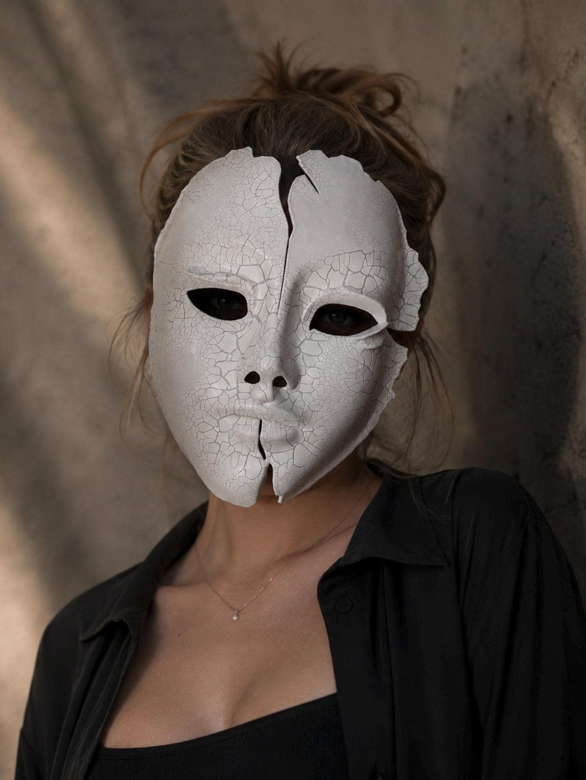 The Fractured Muse Mask, Cracked Porcelain Doll Face, White Gothic Masquerade, Halloween Cosplay Costume - Venemask