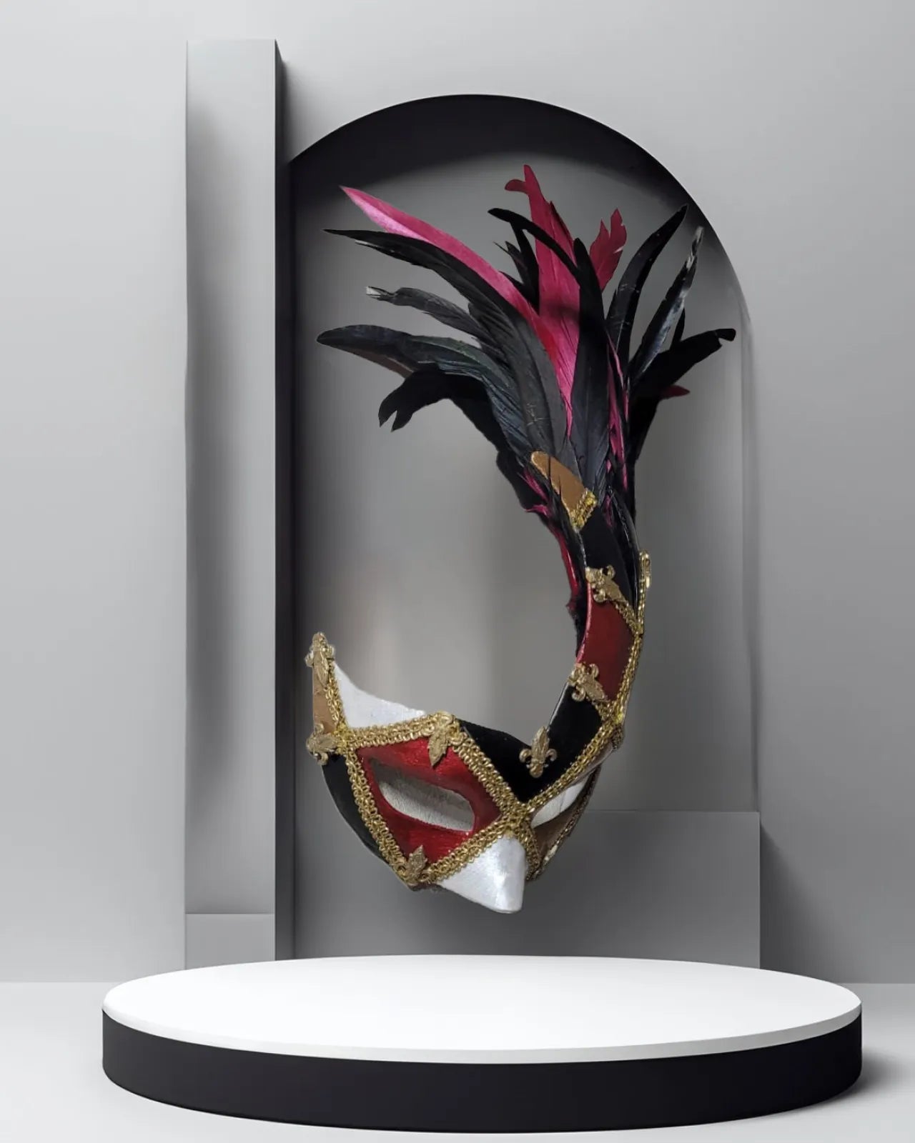 Venetian Eye-Catching Winged; Woman Half Eye Mask, handcrafted with feathers, ideal for cosplay and fantasy events.