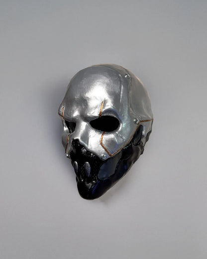 Cyber Reaper – Handmade Cyberpunk Mask, handcrafted Venetian cosplay fantasy mask with hand-painted details in silver and black.