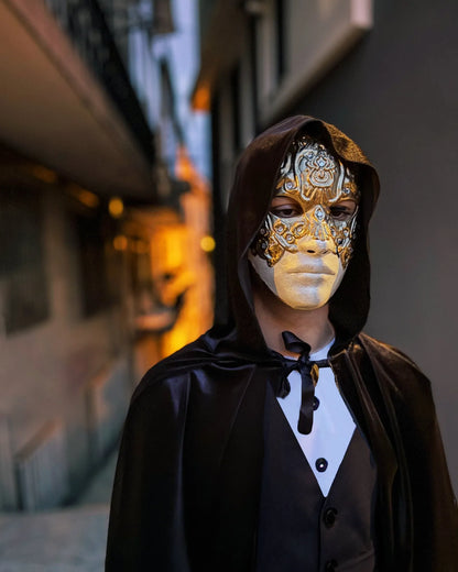 Handcrafted Venetian mask for Eyes Wide Shut cosplay; features a fantasy-inspired design for Bill Harford and Mandy.