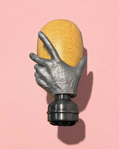 Hand type Gas Mask; This mask is for visual purposes only. It does not provide any virus protection - Venemask