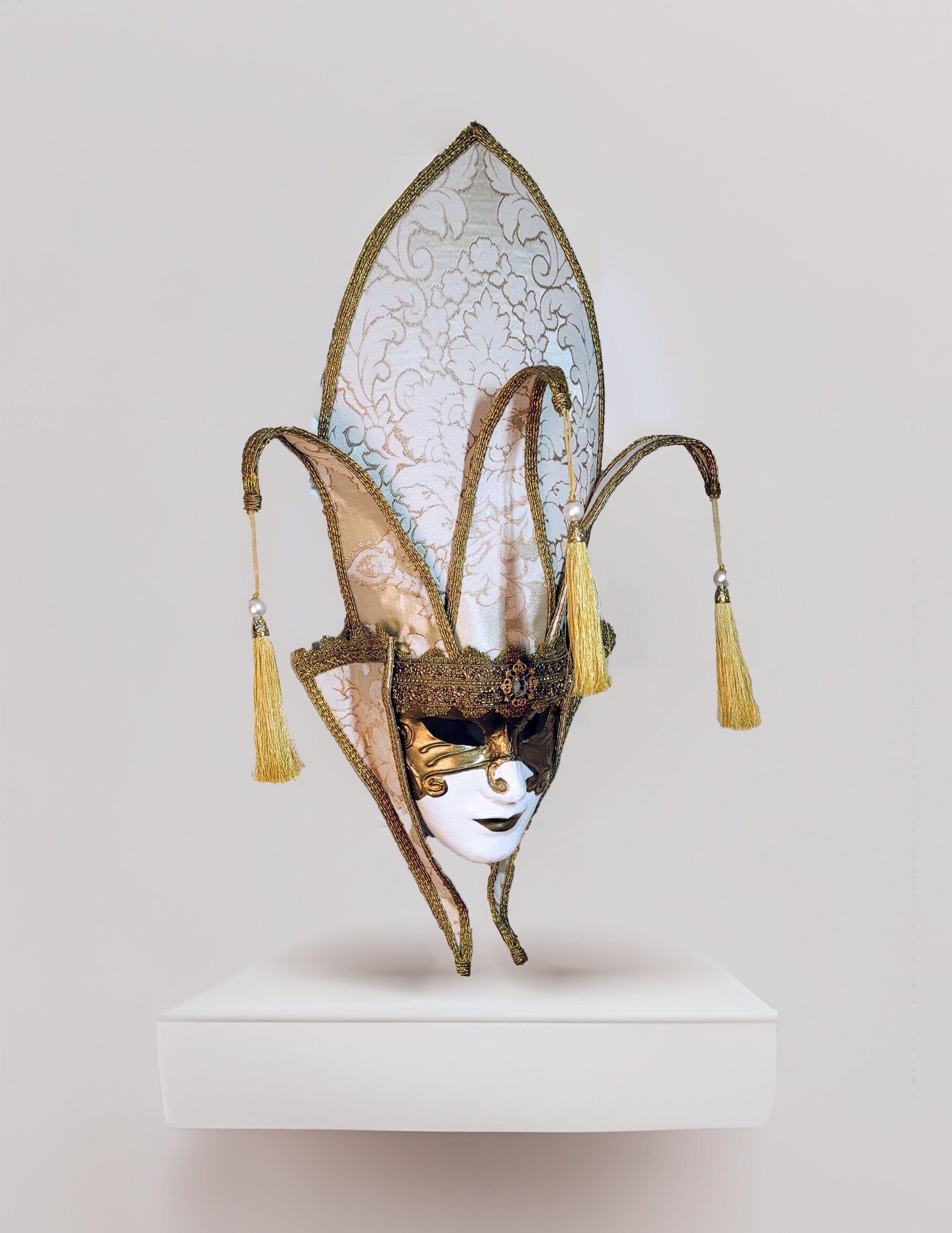 The Popess - Luxurious White and Gold Venetian Mask for Masquerade - Chic Art -