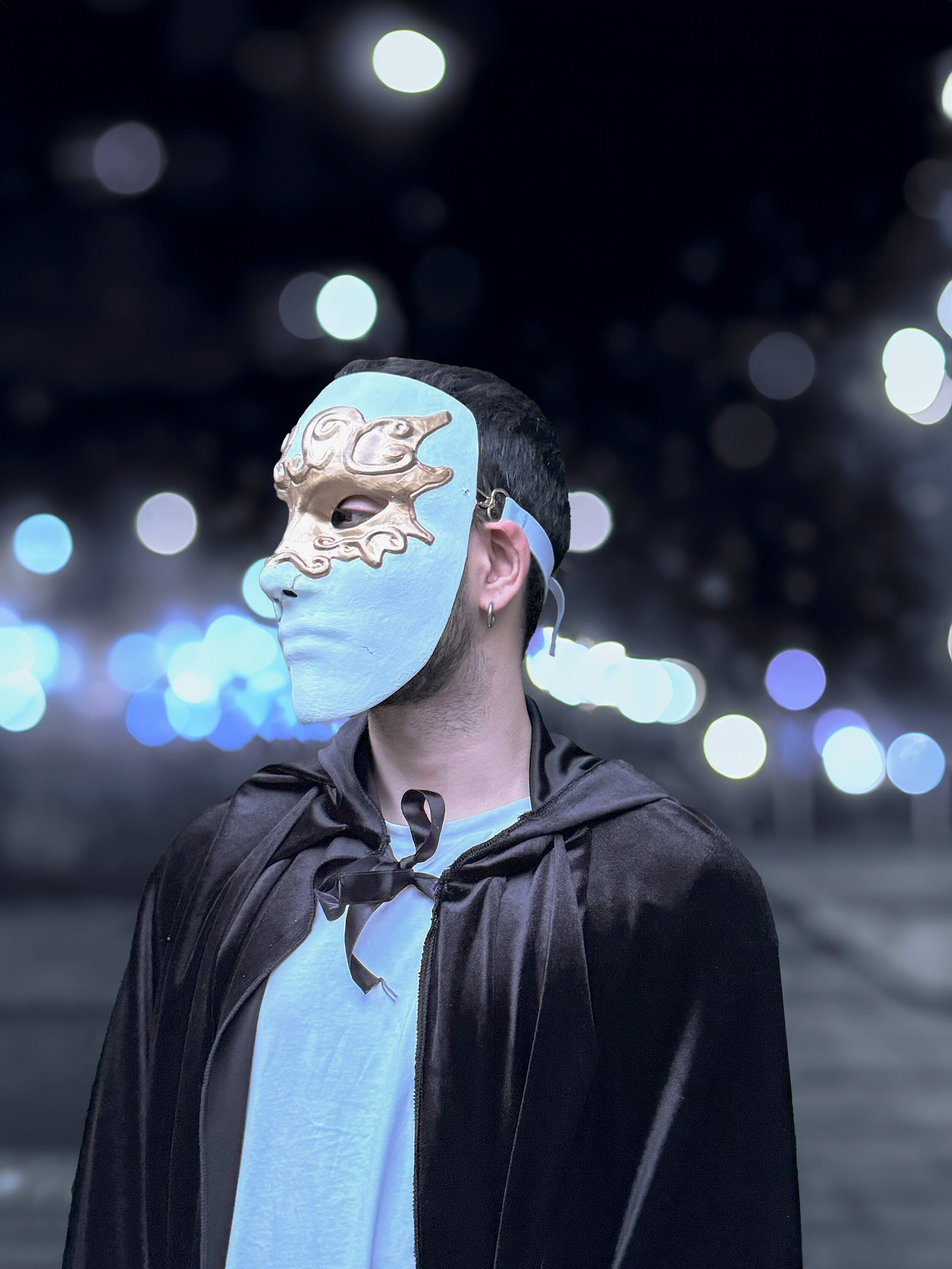 Eyes Wide Shut Inspired Mask - Venetian Mask - Fidelio Mask - Gold Eyes White