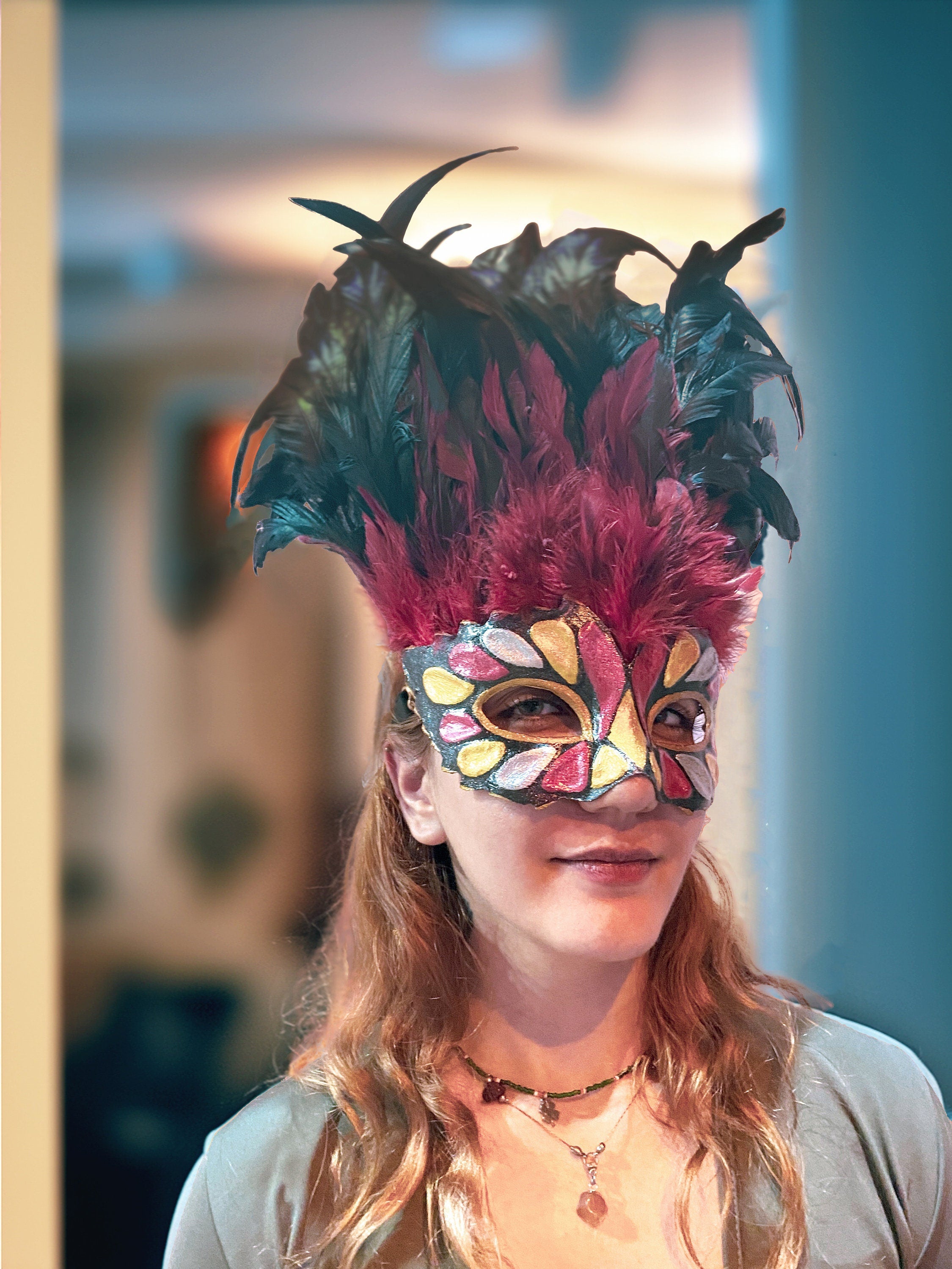 Incas Inspired Venetian Mask - Luxurious Red & Black Feathers with Gold Red - Venemask