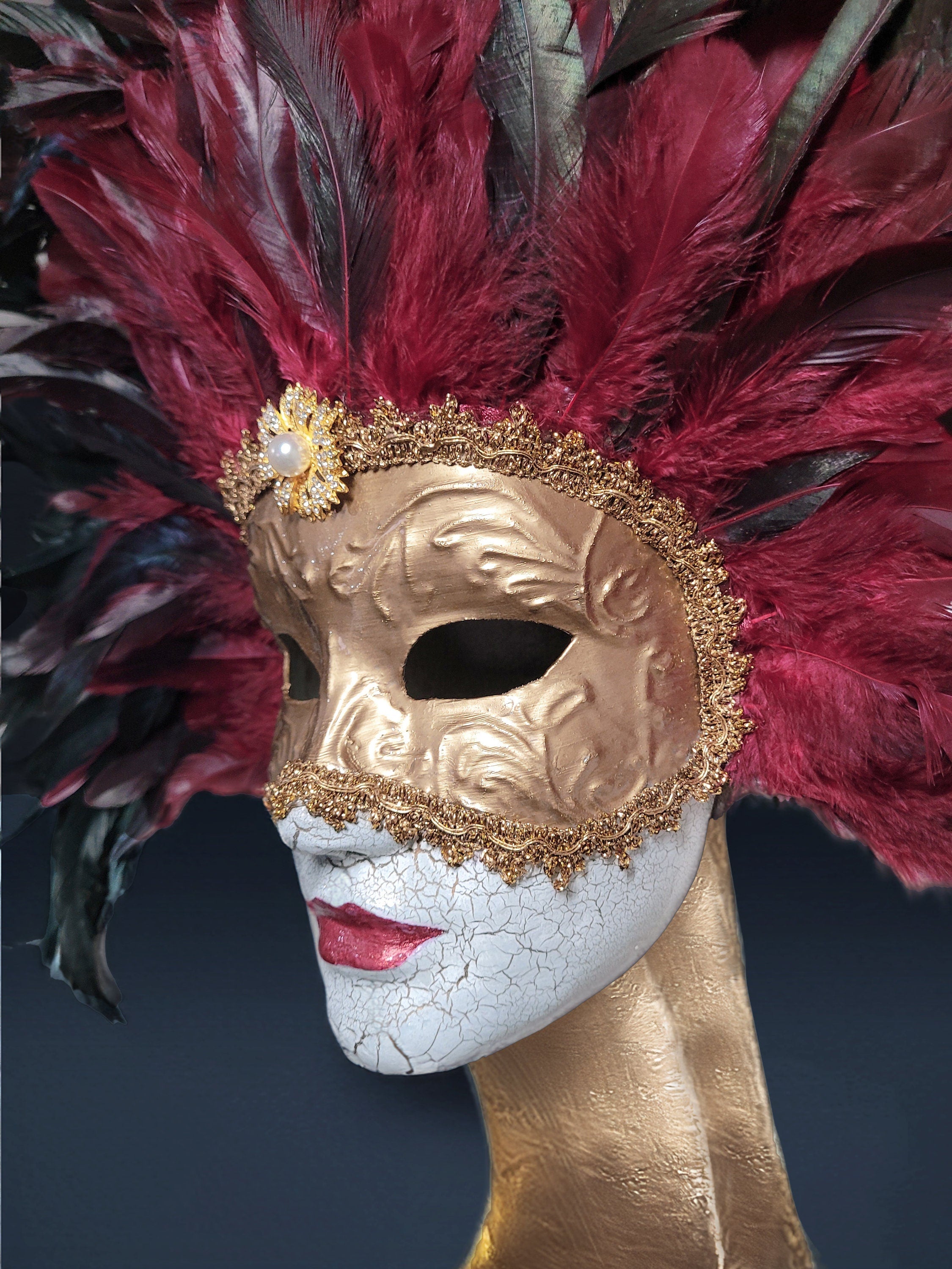 Feather Princess Woman - Venetian Mask - Masquerade Mask - Eyes Wide Shut inspired