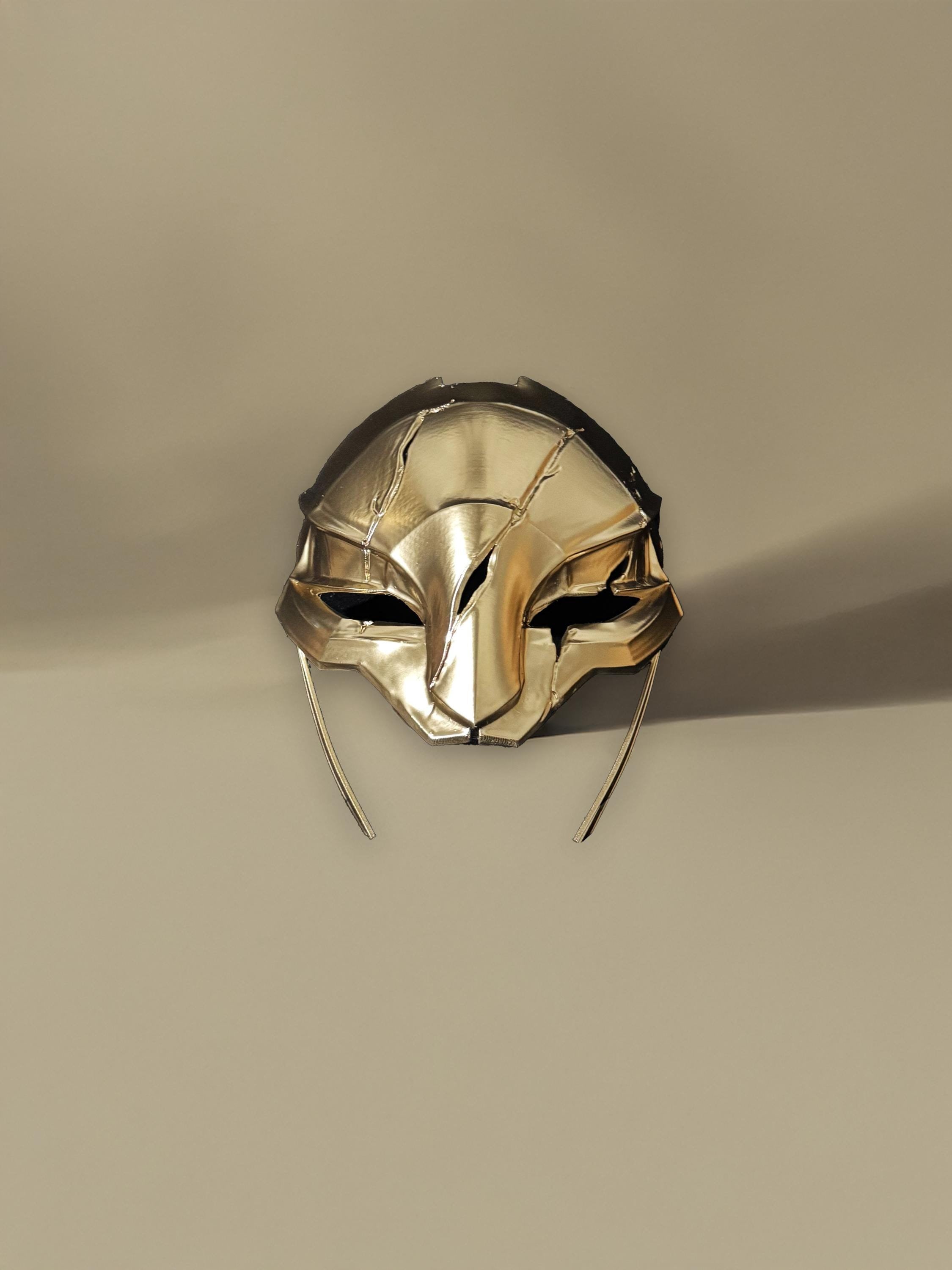 Ambessa Medarda Battle Mask Arcane Mask - Warwick-Scratched - Cosplay Wearable Helmet Mask - Party, Masquerade - Metal Look