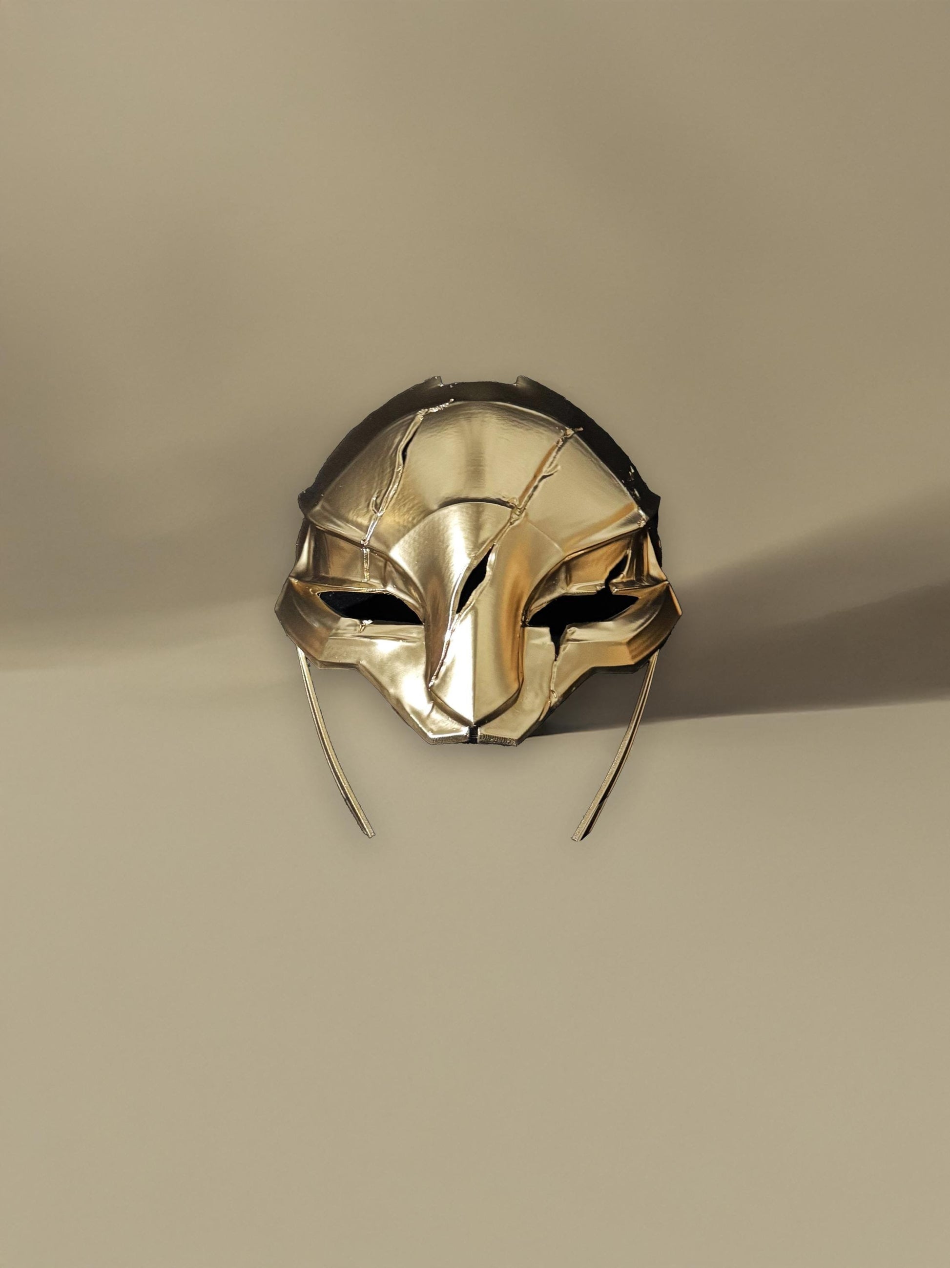 Ambessa Medarda Battle Mask Arcane Mask - Warwick-Scratched - Cosplay Wearable Helmet Mask - Party, Masquerade - Metal Look