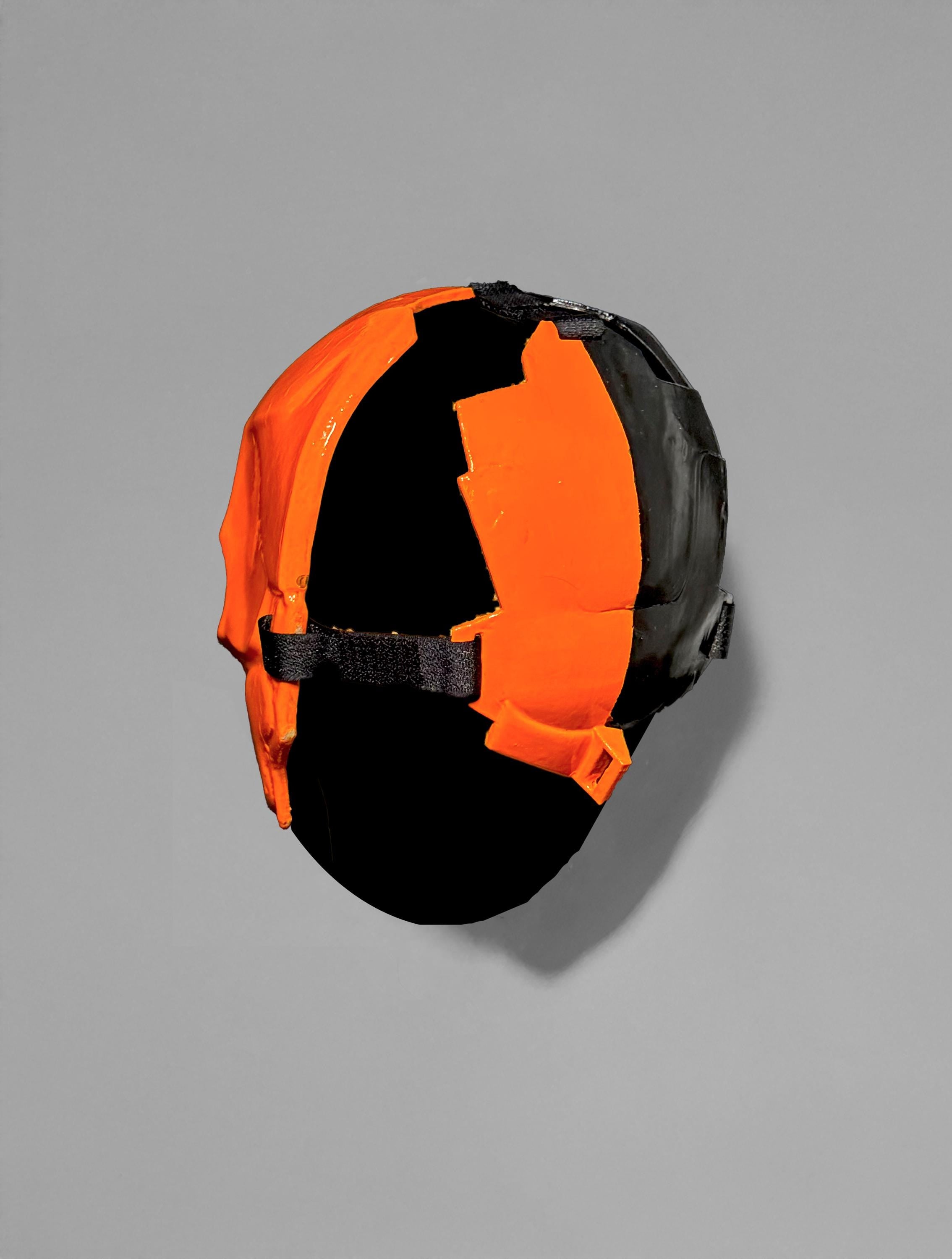 Deathstroke one eye mask - Orange and Black Helmet - Cosplay Wearable Helmet Mask - Party, Masquerade - Metal Look