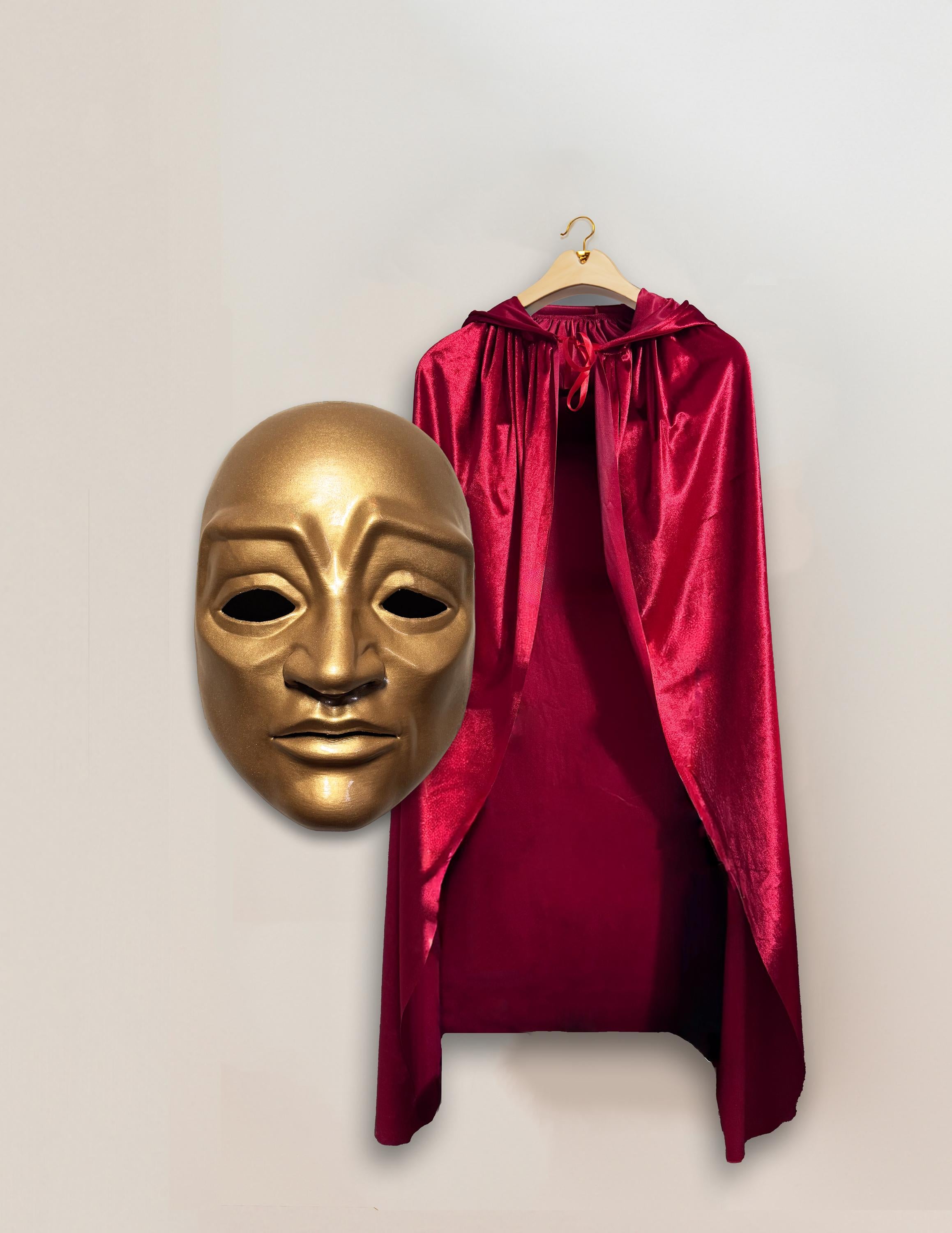 Eyes Wide Shut Golden Red Cloak Mask and Velvet Cloak - Red Cloak Judge Mask - Kubrick Film Mask - Halloween, Cosplay, party