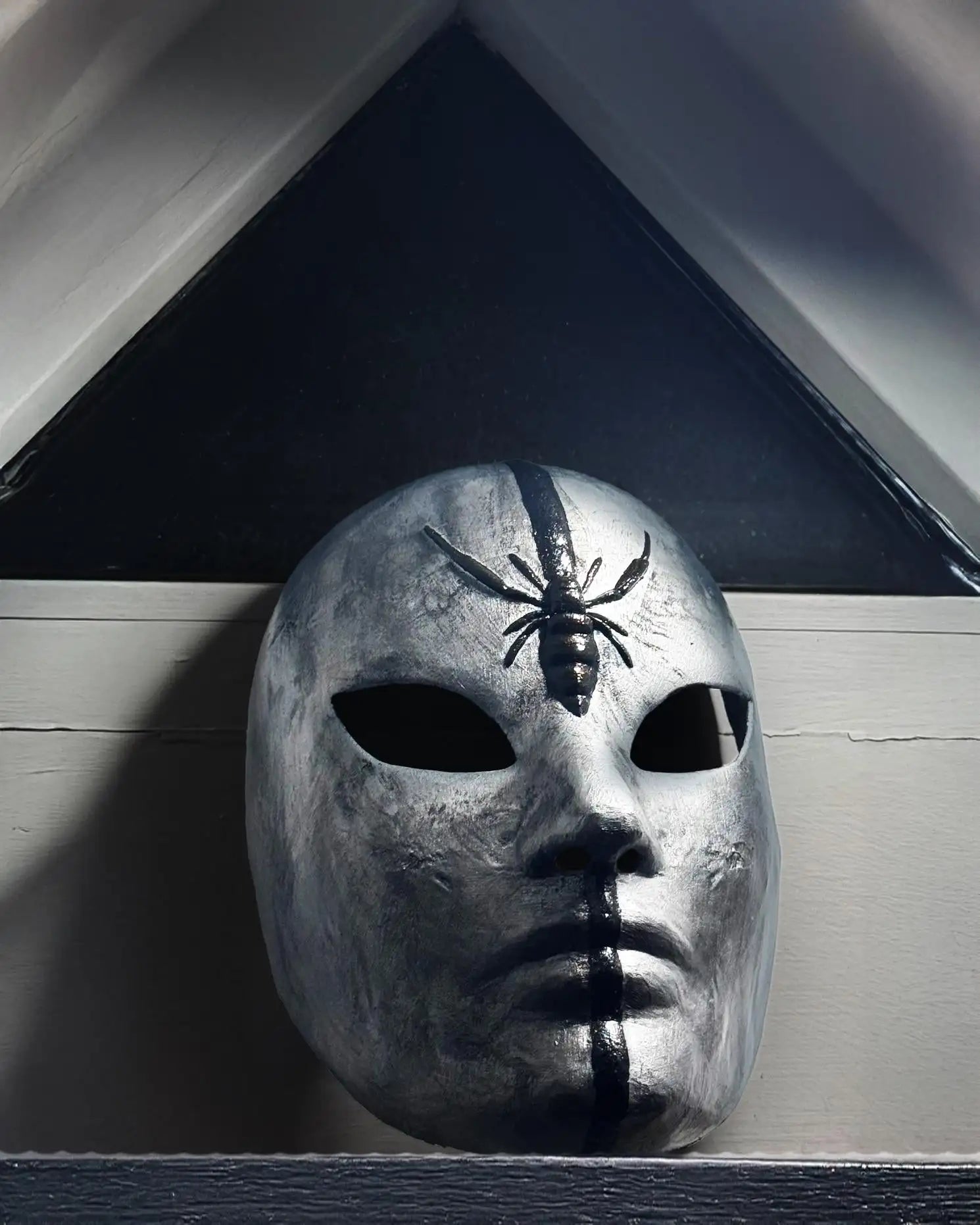 Silver Spider Mask with Black Stripe & Spider – Unique Cosplay Prop - Masquerade, party, cosplay