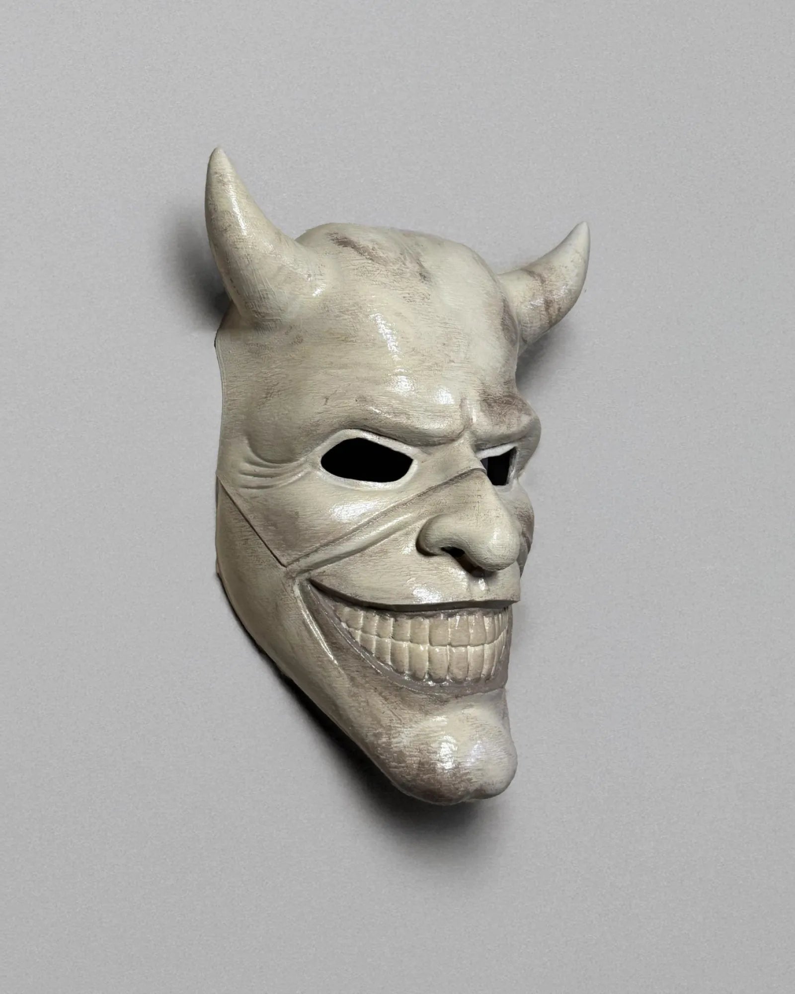 The Black Phone Grabber; Horned, Horror Gothic Halloween Mask, handcrafted venetian cosplay fantasy mask, spooky design for events.